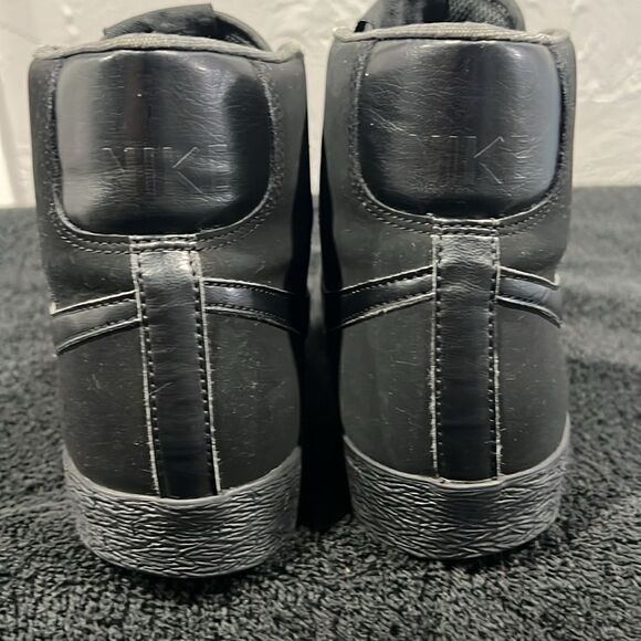 🔥Women’s NIKE Blazer High “Triple Black”- Skateboard Sneakers Sz 11 - EXCELLENT - Picture 5 of 13